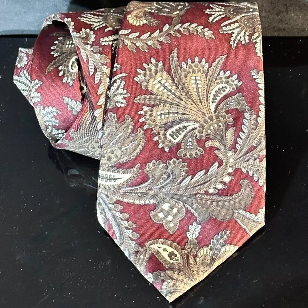 Dior Mid Century Modern Ties Neckwear Tie 100% All Silk Brown Baroque Paisley